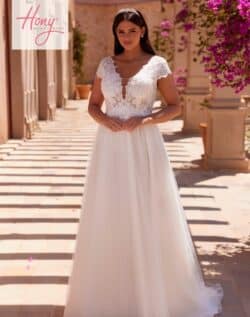 hony-bruidsmode-collectie-2025-bianco-evento-dress...