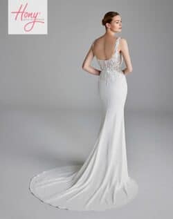hony-bruidsmode-collectie-2025-pronovias-ALIX-D