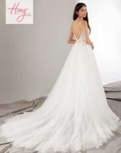hony-bruidsmode-collectie-2025-pronovias-HERO-C