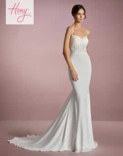 hony-bruidsmode-collectie-2025-white-one-JUJI-B